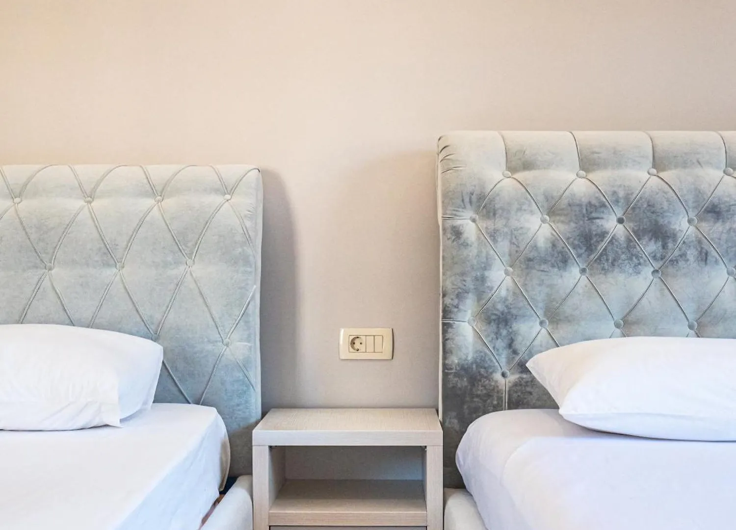 Endless Blue Himara Otel