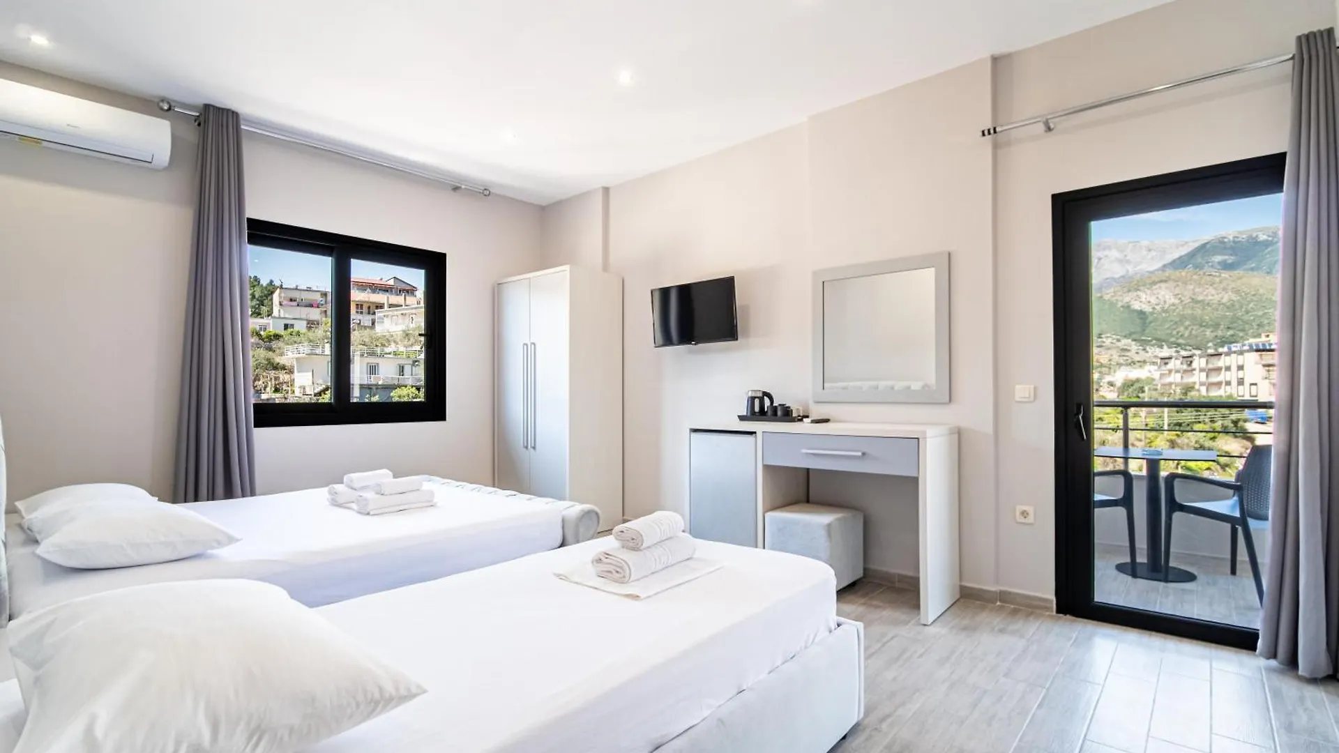 Hotel Endless Blue Himara
