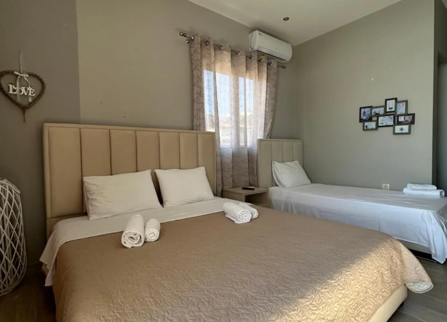 Endless Blue Himara Hotell