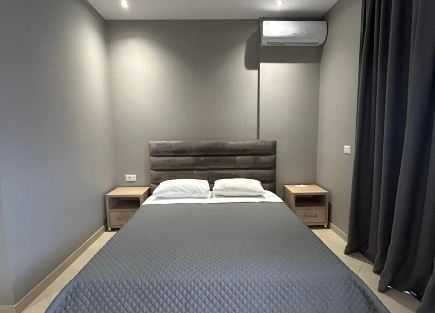 Endless Blue Himara Hotell